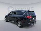 Used 2020 Chrysler Pacifica Touring-L Plus w/ Advanced Safetytec Group image 4
