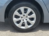 Used 2022 Toyota Corolla LE image 5