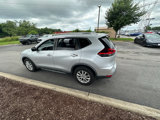 Used 2018 Nissan Rogue SV image 5