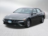 Certified 2025 Hyundai Elantra SE image 3