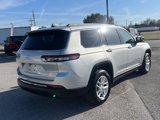Used 2023 Jeep Grand Cherokee L Laredo image 5