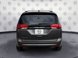 Used 2017 Chrysler Pacifica Touring-L image 4