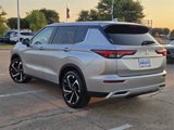Used 2022 Mitsubishi Outlander SE image 3
