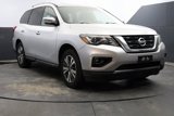 Used 2017 Nissan Pathfinder SV image 2