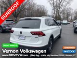 Certified 2022 Volkswagen Tiguan SE w/ Panoramic Sunroof Package image 3