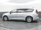 Used 2023 Chrysler Voyager LX image 5