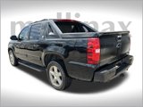 Used 2013 Chevrolet Avalanche LS image 3