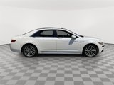 Used 2017 Lincoln Continental Select image 2
