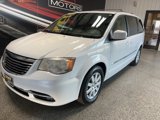 Used 2015 Chrysler Town & Country Touring image 2