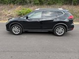 Used 2017 Nissan Rogue SV image 4