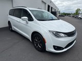 Used 2018 Chrysler Pacifica Touring-L Plus w/ S Appearance Package image 4