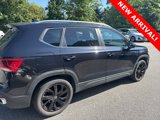 Used 2022 Volkswagen Taos SE w/ Panoramic Sunroof Package image 5