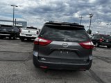 Used 2018 Toyota Sienna XLE image 4