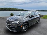 Used 2022 Chrysler Pacifica Touring-L w/ S Appearance Package image 3