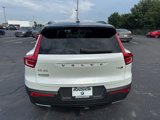 Used 2020 Volvo XC40 T5 R-Design image 4