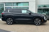 Used 2022 Mitsubishi Outlander SE image 3