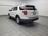 Used 2018 Ford Explorer XLT image 5