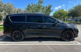 Used 2021 Chrysler Pacifica Touring-L image 4