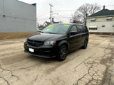 Used 2016 Dodge Grand Caravan SE image 3