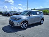 Used 2023 Kia Soul LX image 2