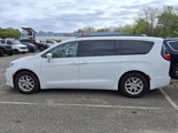 Used 2022 Chrysler Pacifica Touring-L image 5