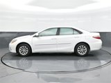 Used 2017 Toyota Camry LE image 4