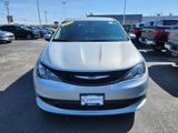 Used 2022 Chrysler Voyager LX image 2