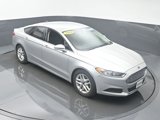 Used 2016 Ford Fusion SE image 2