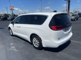 Used 2023 Chrysler Pacifica Touring-L image 5