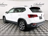 Used 2023 Volkswagen Taos SE w/ Panoramic Sunroof Package image 4