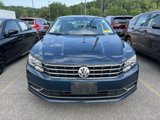 Used 2018 Volkswagen Passat 2.0T SE image 2
