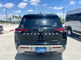 Used 2022 Nissan Pathfinder Platinum image 5