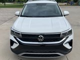 Certified 2022 Volkswagen Taos SE image 3