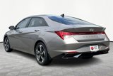 Used 2022 Hyundai Elantra SEL w/ Convenience + Premium Package image 4