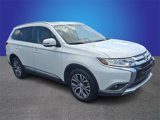 Used 2017 Mitsubishi Outlander SE image 3