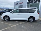 Used 2022 Chrysler Pacifica Touring-L image 2