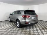 Used 2019 Kia Sorento LX image 3