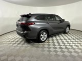 Used 2022 Toyota Highlander L image 4