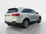 Used 2017 Kia Sorento LX image 3