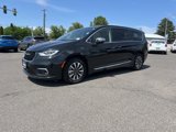 Used 2023 Chrysler Pacifica Limited image 3