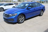 Used 2024 Volkswagen Jetta SE w/ Panoramic Sunroof Package image 3