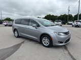 Used 2020 Chrysler Pacifica Touring w/ Advanced Safetytec Group image 3