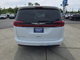 Used 2023 Chrysler Pacifica Touring-L image 5