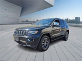 Used 2017 Jeep Grand Cherokee Limited w/ Luxury Group II image 3