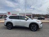 Used 2024 Nissan Rogue SV image 2