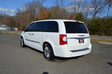 Used 2016 Chrysler Town & Country Touring-L image 6