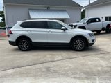 Used 2021 Volkswagen Tiguan SE w/ Panoramic Sunroof Package image 2