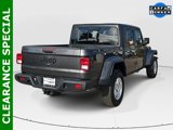 Used 2022 Jeep Gladiator Sport image 3