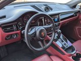 Certified 2024 Porsche Macan image 4