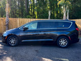 Used 2017 Chrysler Pacifica Touring image 5